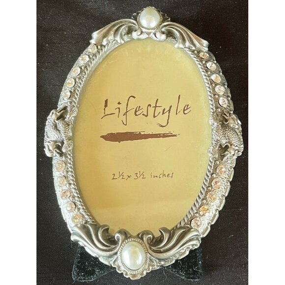 Elegant Oval 2.5x3.5 Silver Picture Frame with Faux Pearls & Rhinestones - Picture 1 of 6